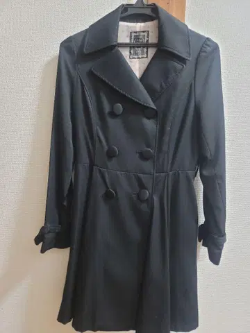 블랙 더블 브레스트 코트