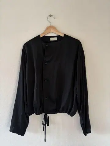 TOIRONIER SILK SET-UP (셔츠와 팬츠)