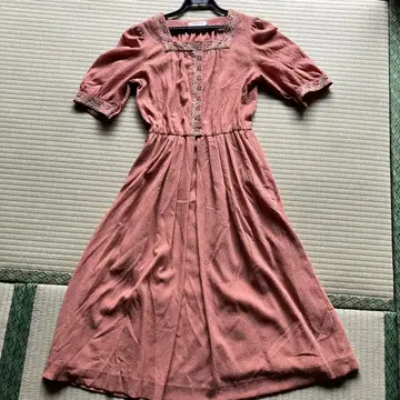 LAPINE 라핀 오렌지 자수 반팔 미디 길이 원피스