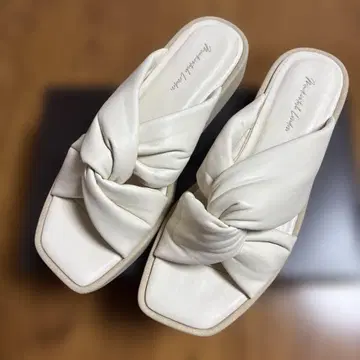 Mackintosh London 화이트 샌들 L