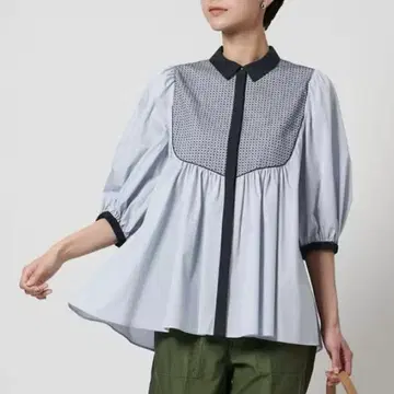 새상품 UNITED ARROWS 자수 숏 슬리브 블라우스 파랑