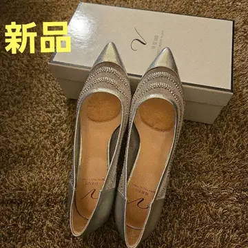 새상품 Viseven Twelve Thirty 펌프스 24cm 실버