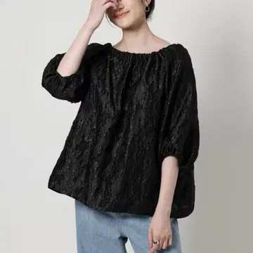 새상품 UNITED ARROWS 플라워 자카드 블라우스 블랙