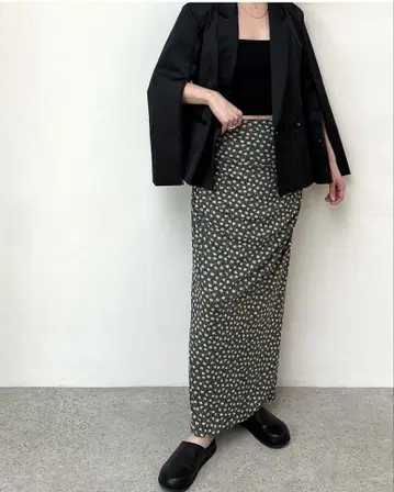 Flower Tuck Skirt 루미네 한정판 아이템