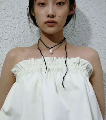 anuke Cutoff Bare Tops 아이보리