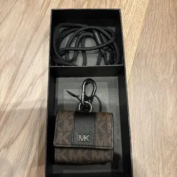 Michael Kors 브라운 프래그먼트 케이스