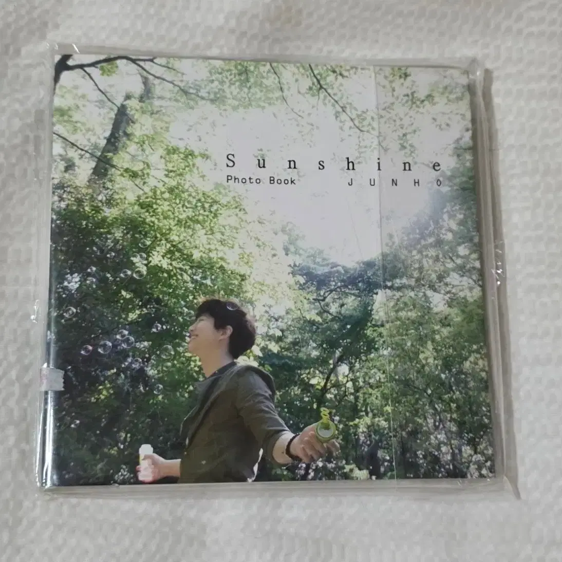 JUNHOFROM2PM一人旅 2 PHOTOBOOK＆DVD JUNHO (From 2PM) Photo Book “一人旅2” JUNHO FROM 2PM Solo Travel 2