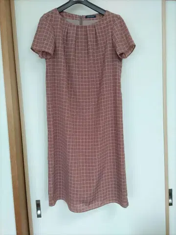 뉴요커 무릎 기장 원피스