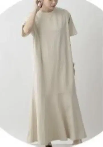 로리즈팜 머메이드 플레어 원피스 아이보리 반팔