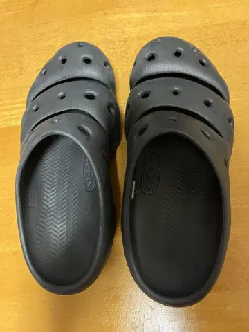 KEEN 요기 샌들 28cm M10