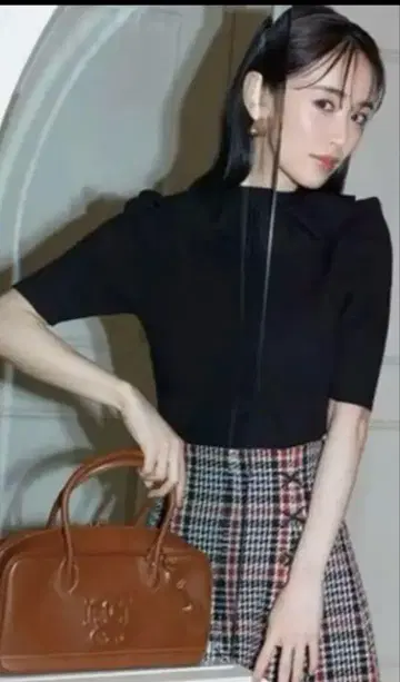 택 포함 새상품 스나이델 프릴 칼라 니트 풀오버
