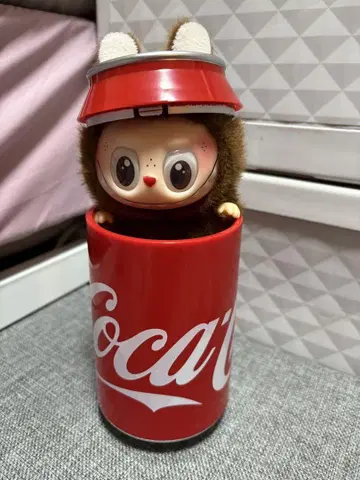 코카콜라 LABUBU 러브부 피규어