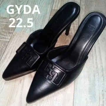 GYDA 22.5 샌들 하이힐 블랙 로고 플레이트 제이다