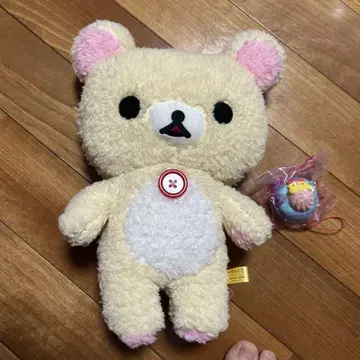 코리락쿠마 봉제 인형과 미니 참