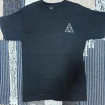 HUF 블랙 티셔츠 삼각형 로고