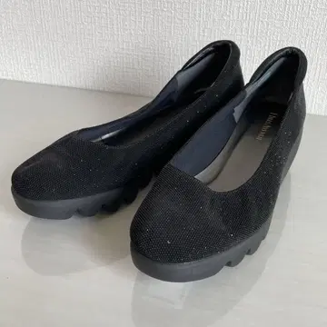 힐즈 애비뉴 펌프스 통굽 웨지솔 웨이브솔 라메 블랙 24