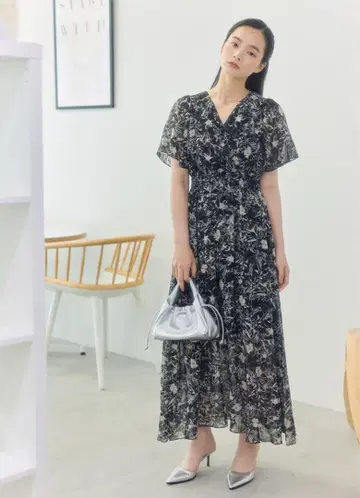 fifth 백 오픈 플라워 원피스 블랙
