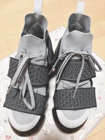 미키오 사카베 "주얼리" 하이힐 벨트크로스