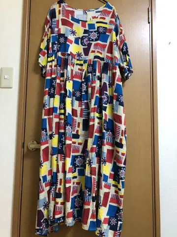 컬러풀한 기하학 패턴 반팔 롱 원피스