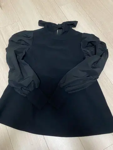 셀포드 퍼프 슬리브 튜닉