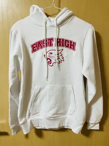하이스쿨 뮤지컬 EAST HIGH 후드 부착 후드티