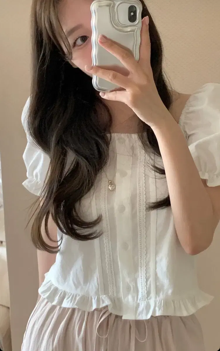 리브아워 블라우스