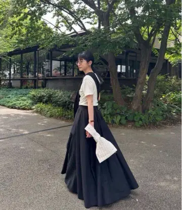 클레인 볼륨 플레어 맥시 스커트