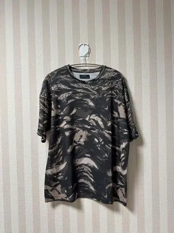 유행 디자인] 자라 티셔츠 / 유니섹스 / L 사이즈