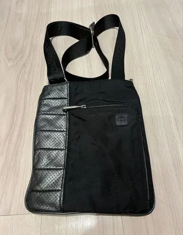 ZagnaSport 숄더백 블랙