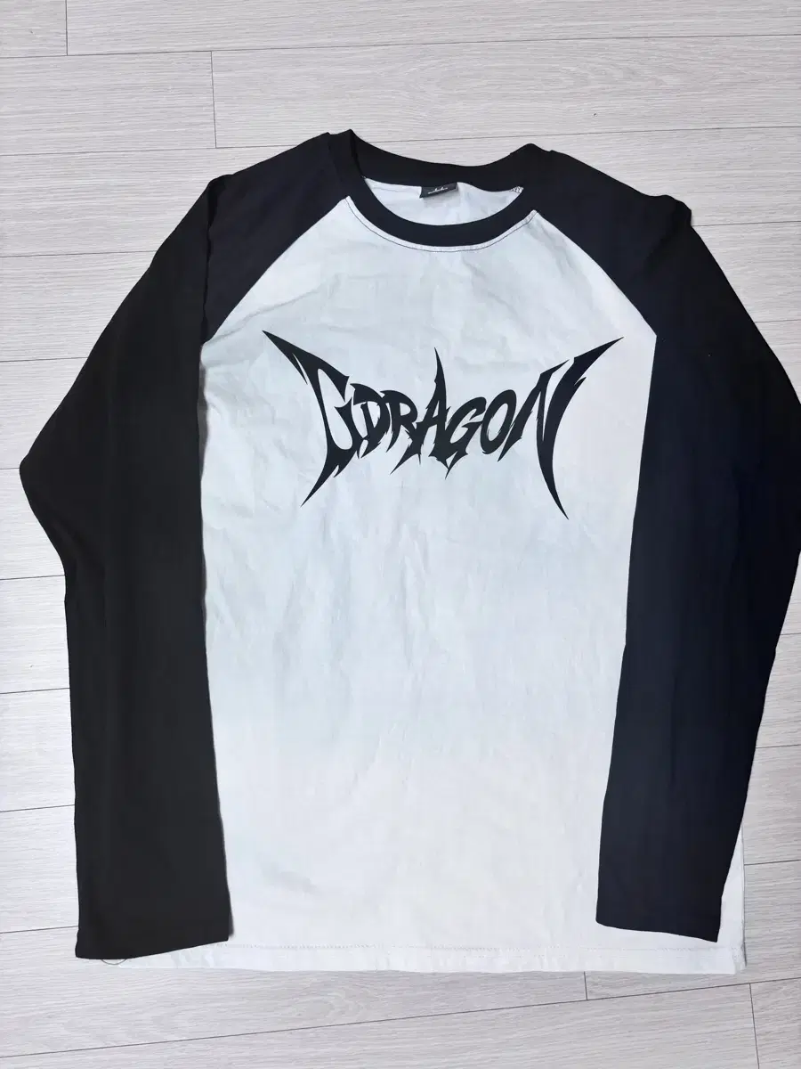 G-dragon concert limited edition MD long sleeve black GD