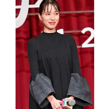 새상품급 CFCL POTTERY LONG BELL SLEEVE TOP 5