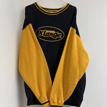 XLARGE 자수 로고 맨투맨 블랙/옐로우 XL