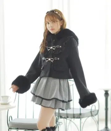 LIZLISA 리즈리사 비쥬 리본 숏 후드 코트
