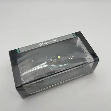 Spark 1/43 메르세데스 AMG F1 W15 L. 해밀턴 2024