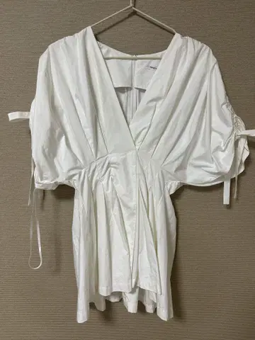 볼륨 타프타 튜닉 블라우스