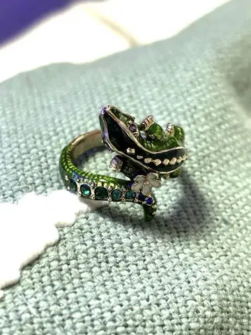 ANNA SUI 안나수이 악어 모티브 반지 스톤 장식