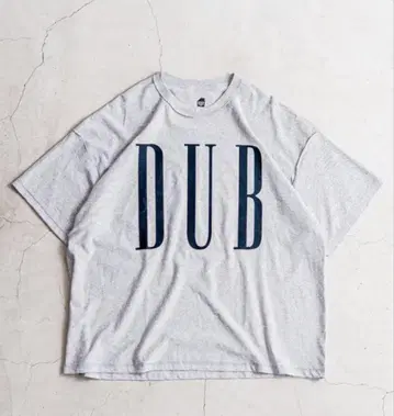 ISNESS MUSIC 인사이드 아웃 DUB 로고 그레이 티셔츠