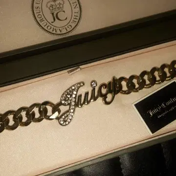Juicy Couture 골드 팔찌