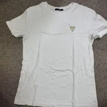 GUESS 화이트 티셔츠