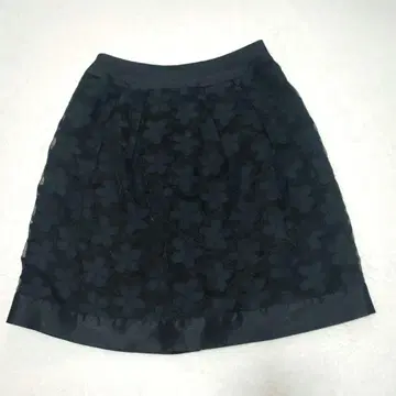 엠즈 그레이시 꽃무늬 블랙 무릎 기장 턱 사이즈 40 L