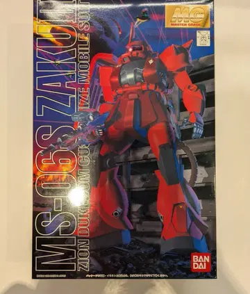 반다이 MG 1/100 기동전사 건담 MS06-S 자쿠 II
