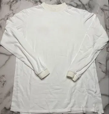 CoSTUME NATIONAL 사슴 소재 모크넥 롱 T