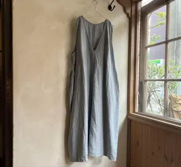 nest robe 블랙 린넨 백 V 원피스