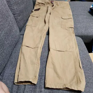 Wrangler 베이지 카고 팬츠