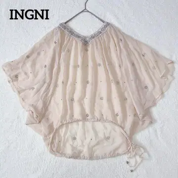 INGNI 잉그 개더 비즈 비쥬 장식 꽃무늬 시어 플레어 탑 [M]