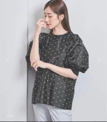 새상품급 UNITED ARROWS 사다리 컷 자카드 블라우스