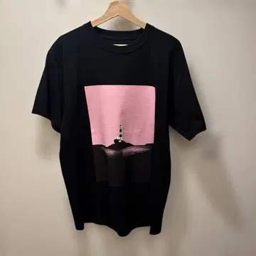 toe_NOW 빛을 보게 되었어요 티셔츠 (블랙)