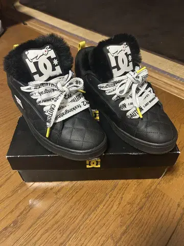 DCshoes 플레이보이, 콜라보 스니커즈