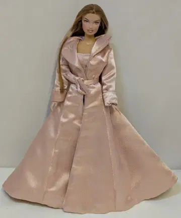 Integrity Toys 패션 로열티 베로니크 페린 저녁의 여유