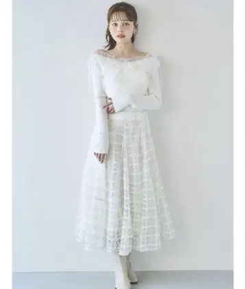 새상품 S 사이즈 dazzlin 코르셋 볼륨 플레어 스커트